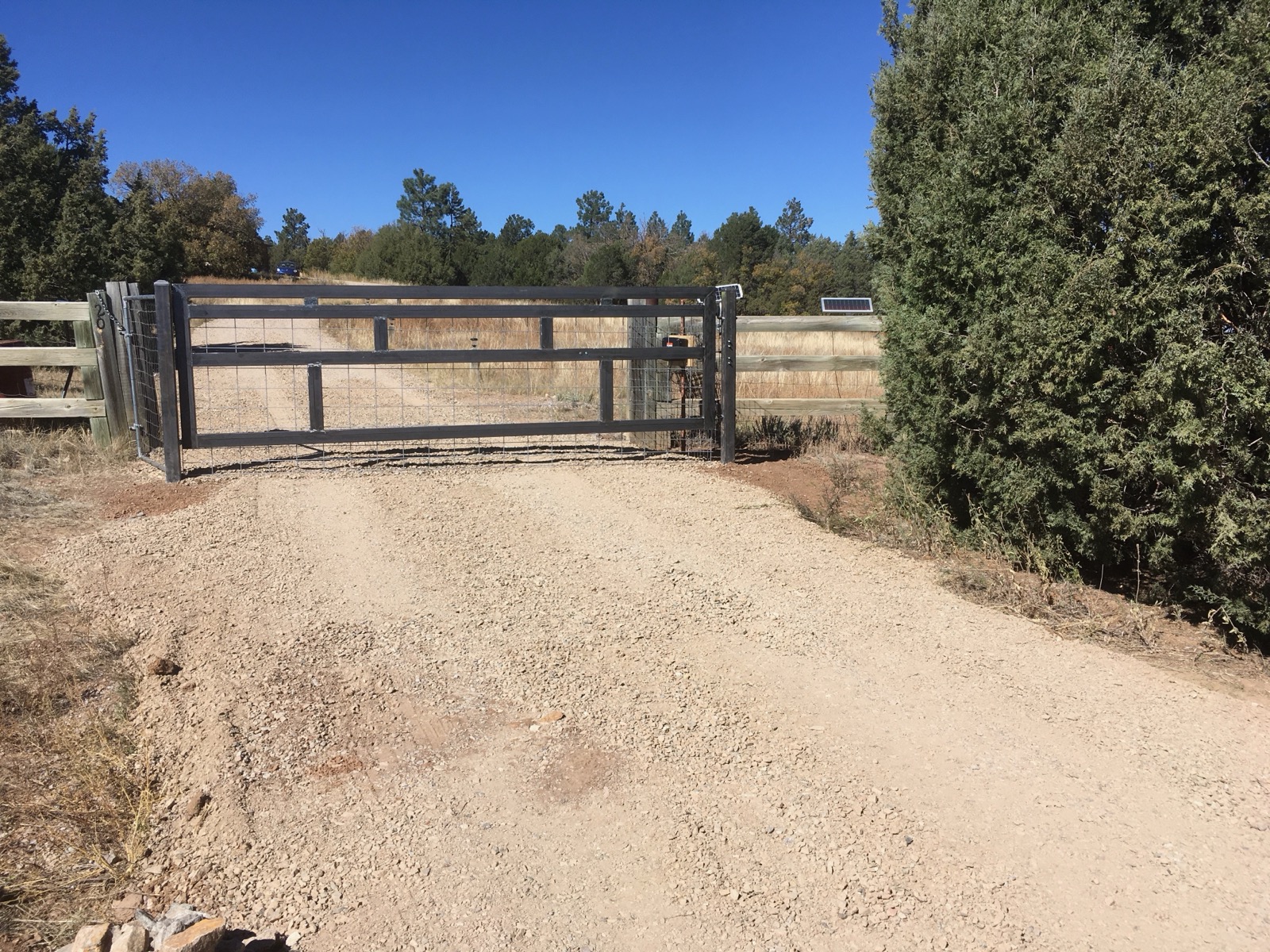 Decorative Gate Tijeras